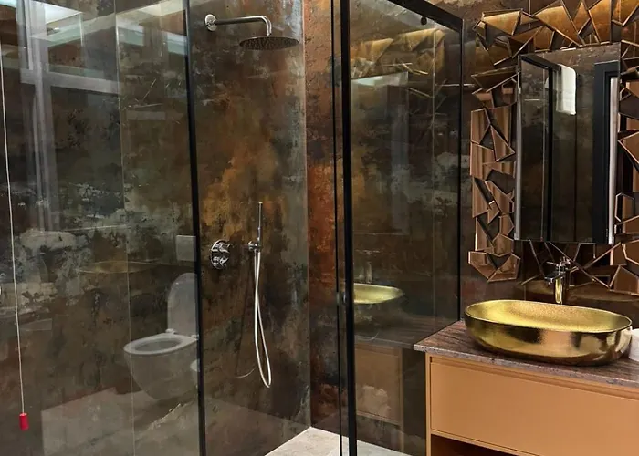 Lezha Park מלון Ishull-Lezhe